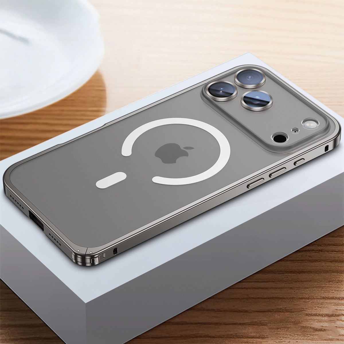 New iPhone 17 Series Seahorse Buckle Metal Frame Anti-drop Lens Protective Case